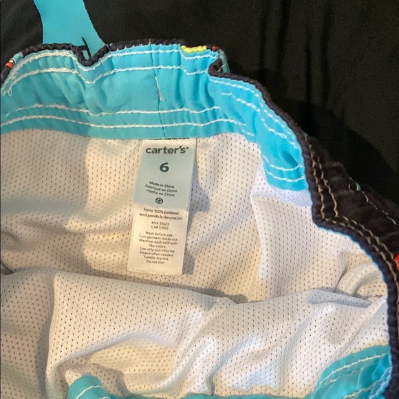 Kids Dinosaur Swim Set Short & long sleeve rash guard & swim trunks - Picture 4 of 14